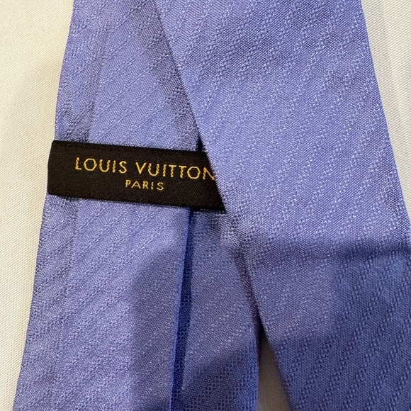 Authentic Louis Vuitton men’s silk necktie with box - Picture 8 of 11